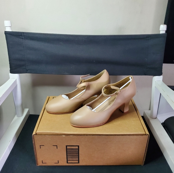 CAPEZIO Womens Manhattan Character Shoe Size 6.5 W - Picture 4 of 10
